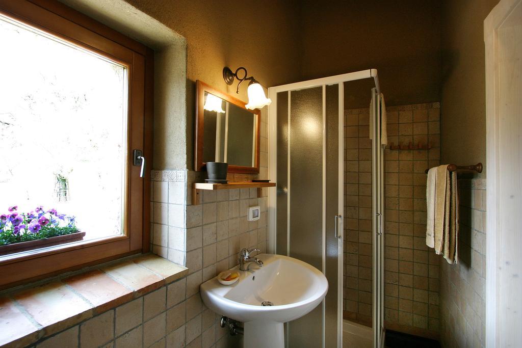 B&B Cascina Dell'Orso Castelsantangelo sul Nera Pokoj fotografie